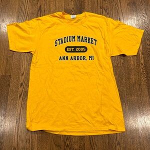 University of Michigan Graphic Yellow Short Sleeve T-Shirt Adult M